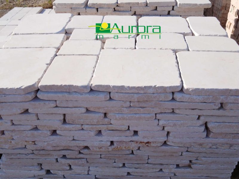 PAVIMENTO BURATTATO PIETRA DI APRICENA