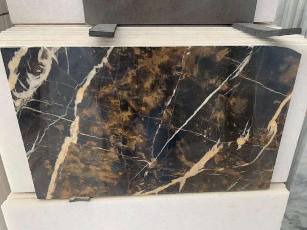 Black and Gold / Michaelangelo