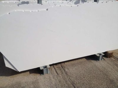 Lastre di bianco sivec