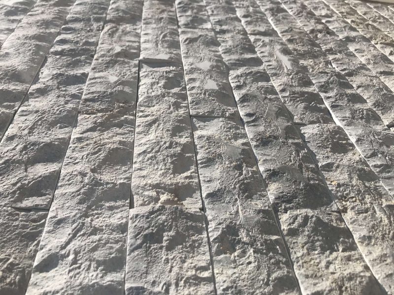 Pietra naturale "Tryste Gray" , finitura a spacco