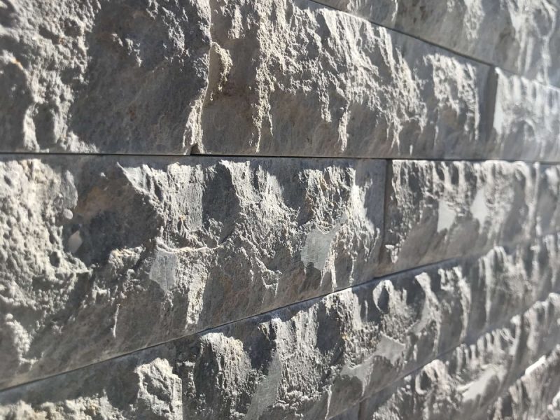 Pietra naturale "Tryste Gray" , finitura a spacco