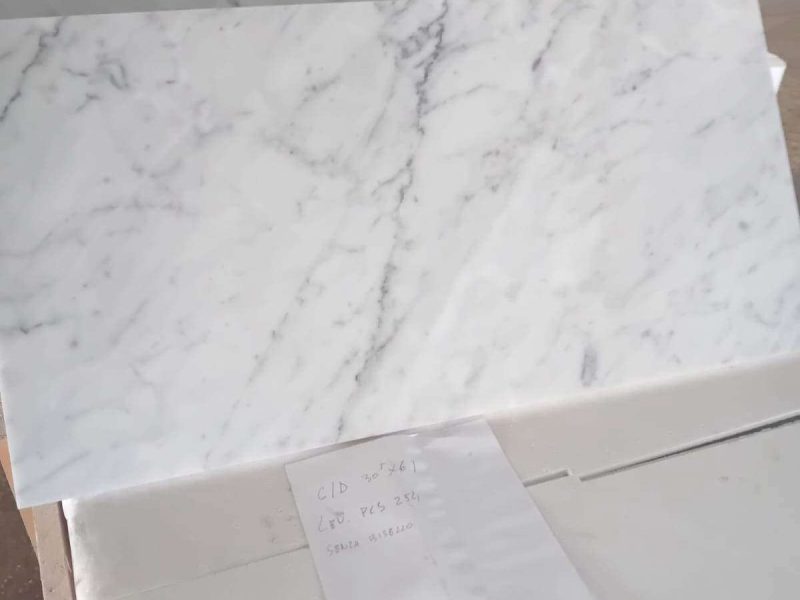 BIANCO CARRARA VENATO 610X305X10 MM HONED 44 MQ.