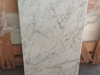 BIANCO CARRARA VENATINO 610X305X10 MM LEVIGATO BISELLATO