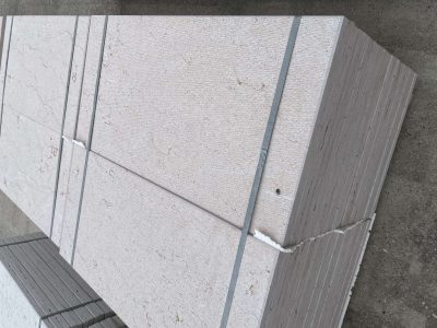 Pavimento graffiato in pietra della lessinia rosa