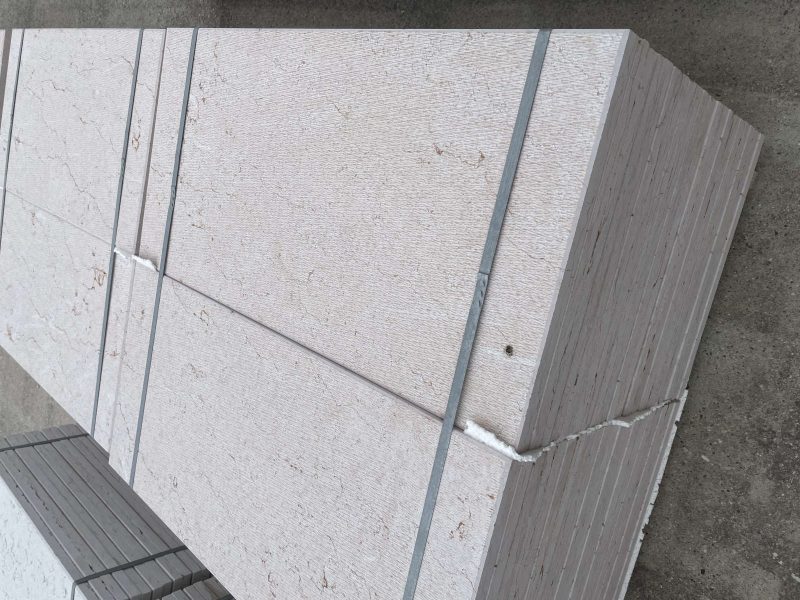 Pavimento graffiato in pietra della lessinia rosa