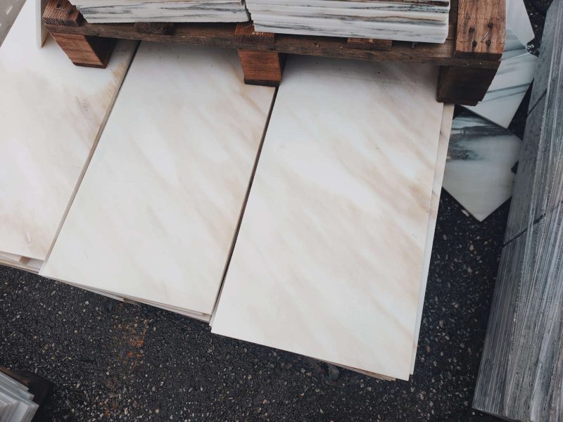 Vendita di materiale bianco Carrara e calacatta