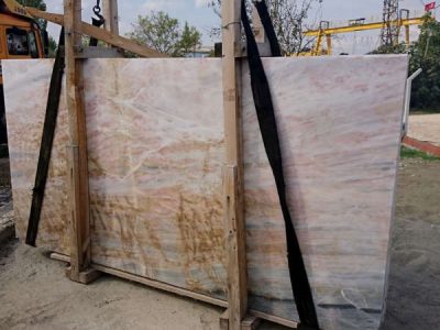 Verona onyx slabs