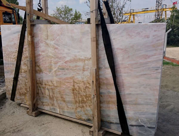 Verona onyx slabs