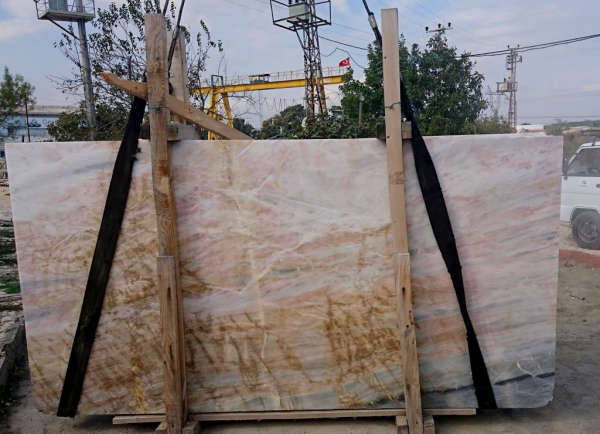 Verona onyx slabs