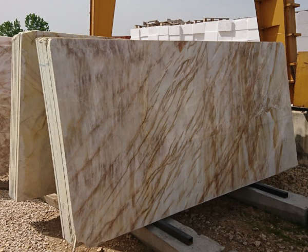 Verona onyx slabs