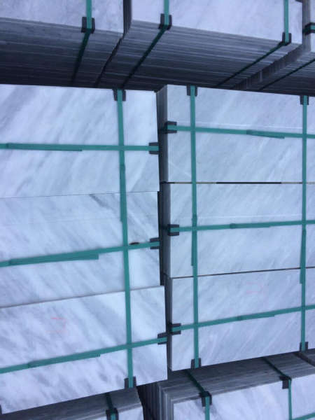 Pavimento in marmo Bianco Carrara