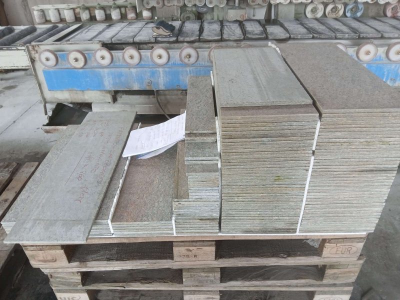 Luserna gialla Stock