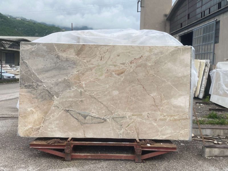 Breccia Aurora
