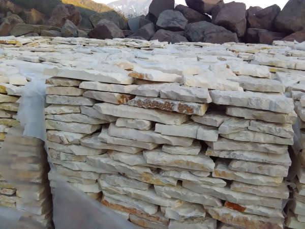 PIETRA CALCAREA DA RIVESTIMENTO