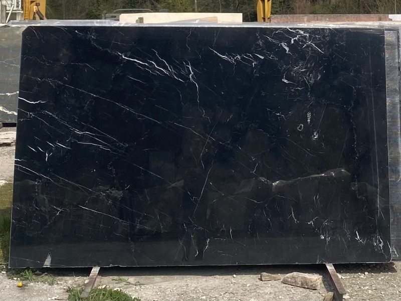 NERO MARQUINA